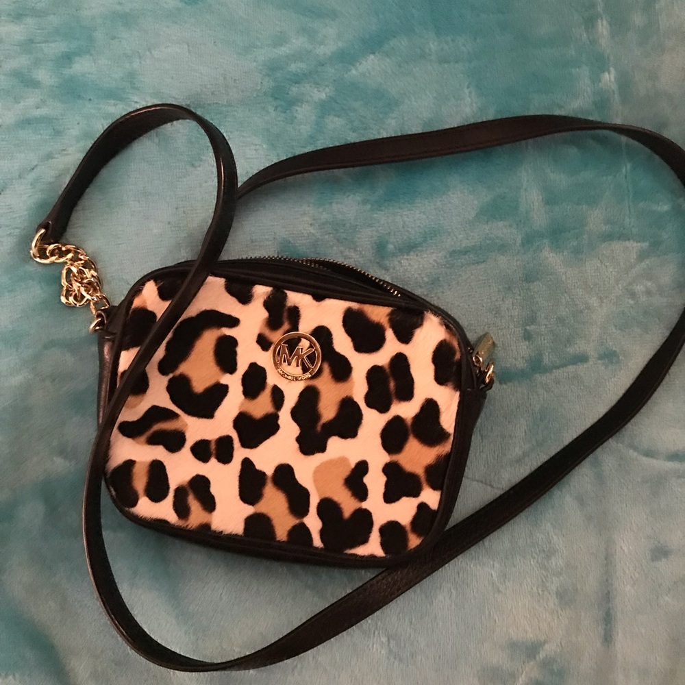 {Michael kors} crossbody